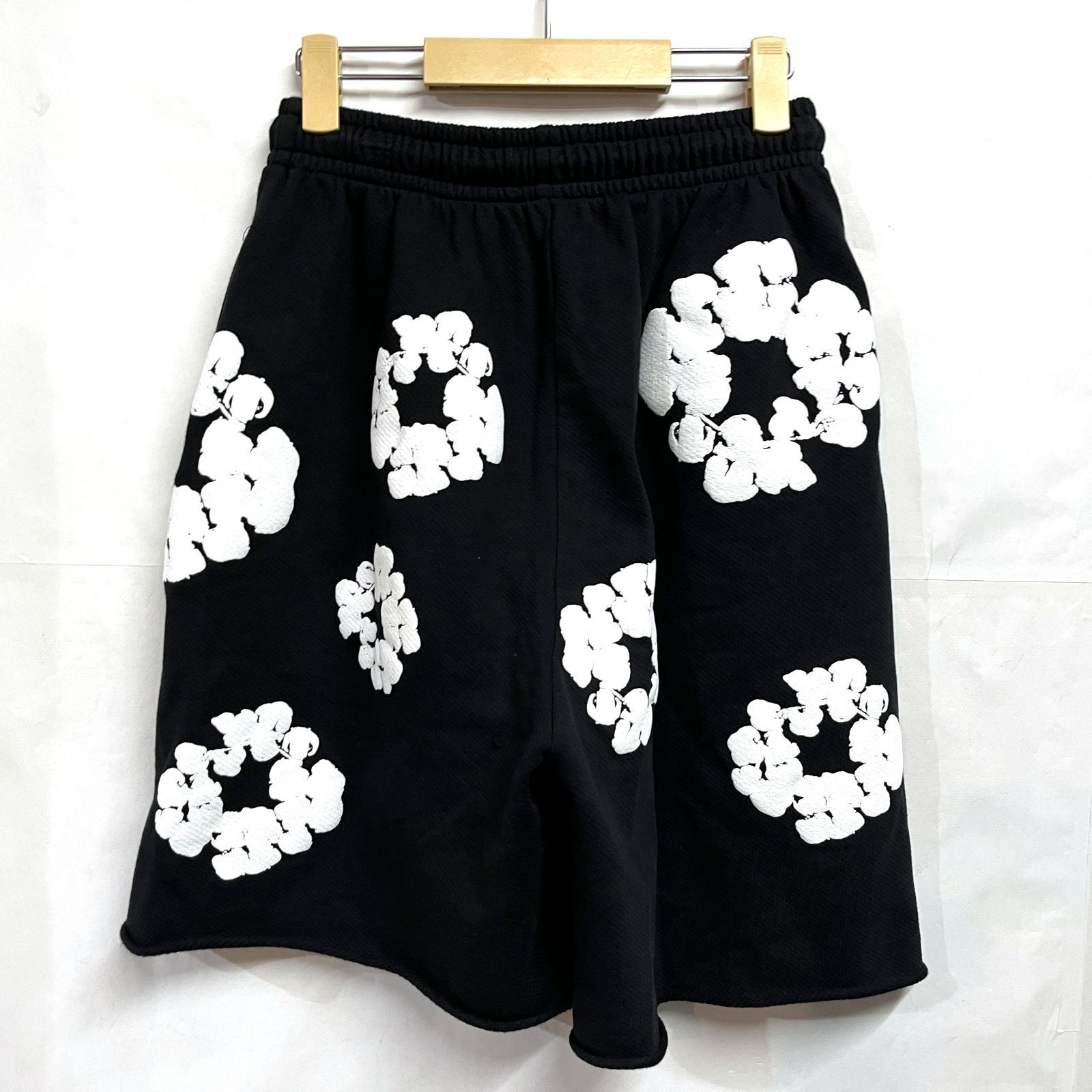 DENIM TEARS｜デニムティアーズ COTTON WREATH SWEAT SHORT PANTS