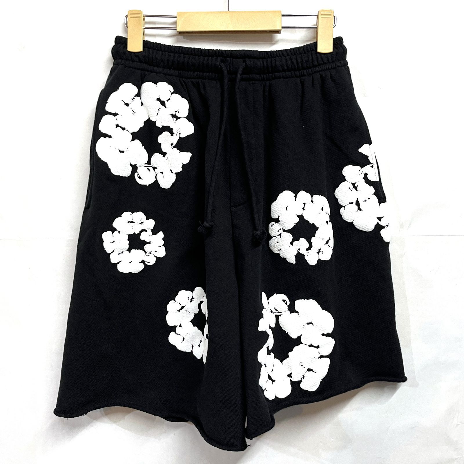 DENIM TEARS｜デニムティアーズ COTTON WREATH SWEAT SHORT PANTS