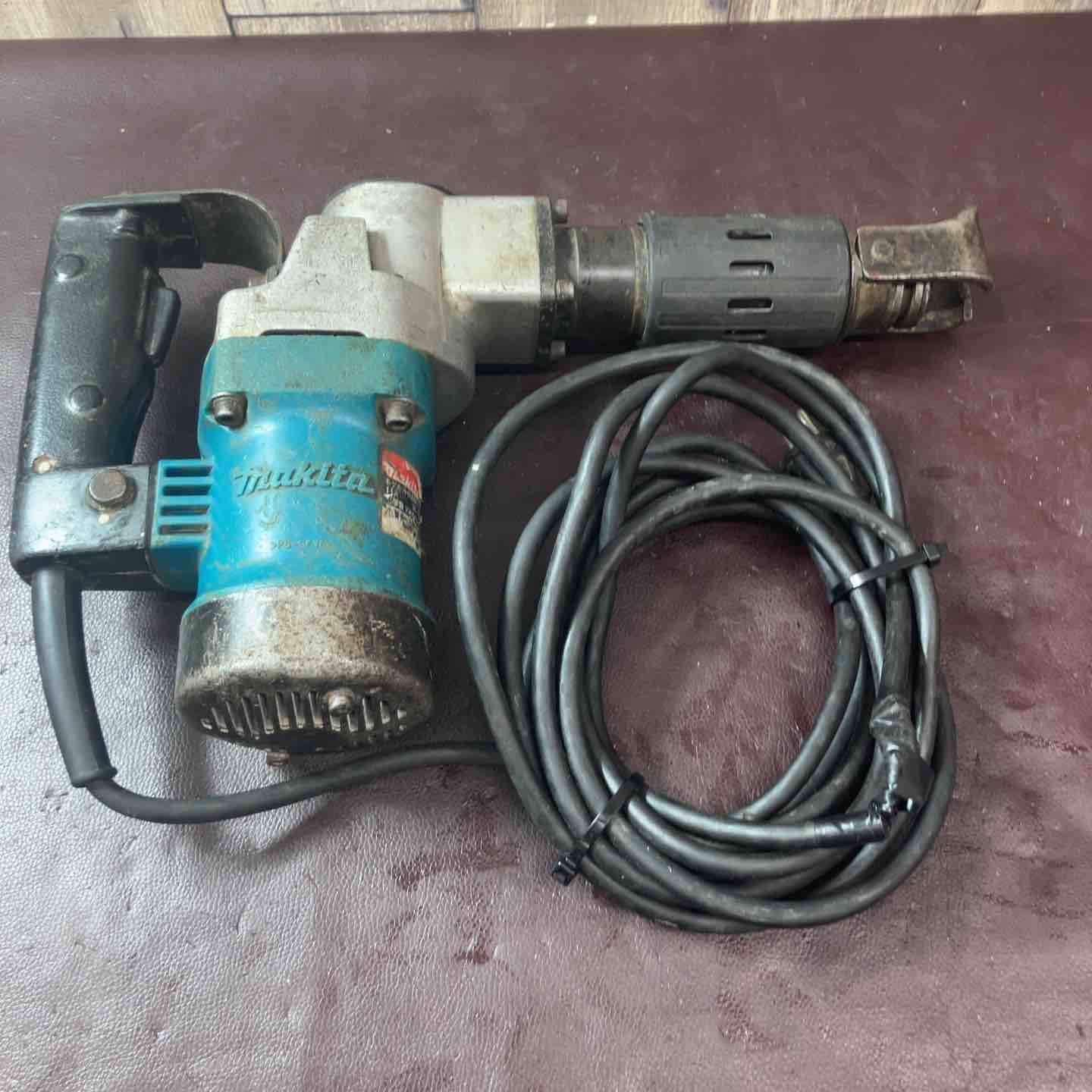 中古品】 マキタ(makita) 電動ハンマ HM0810 【東大和店】 - メルカリ