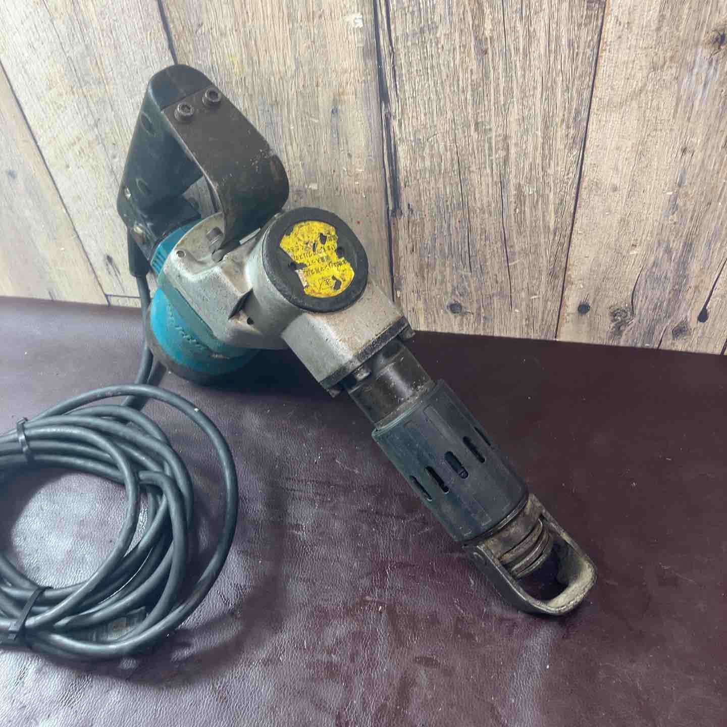 中古品】 マキタ(makita) 電動ハンマ HM0810 【東大和店】 - メルカリ