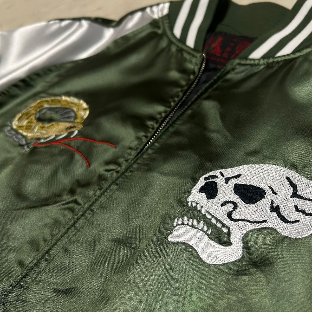 横須賀発祥 スカジャン Yokosuka刺繍入り SUKAJAN 蛇髑髏 SKULL サテン