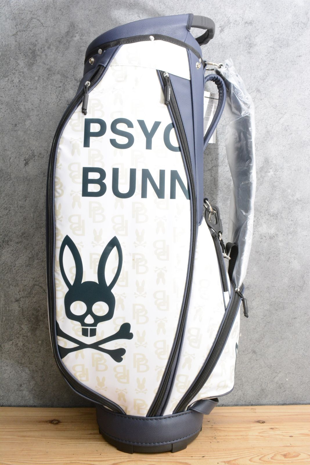  9.0型 4分割 サイコバニー PSYCHO BUNNY モノグラムロゴ キャディバッグ ホワイト 9.0型 46インチ対応 4分割 3.6kg PBMG4SC4 子供用ゴルフ用品 ゴルフバッグ キャディバッグ ゴルフ