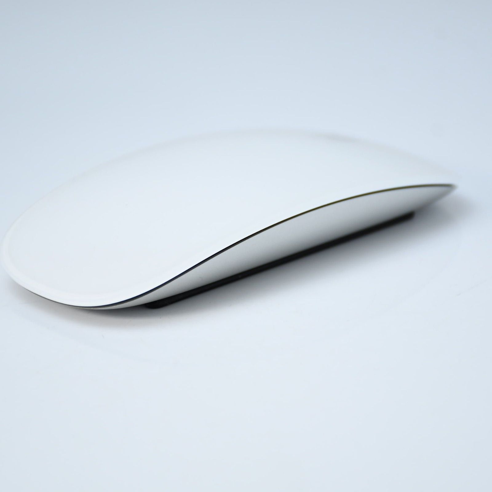 美品 Apple Magic Mouse A1657 ホワイト - メルカリ