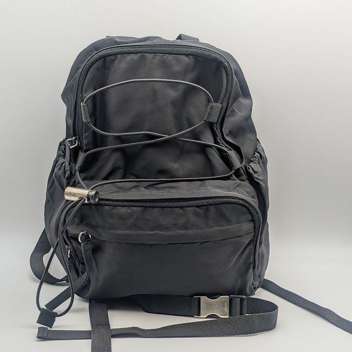 美品 プラダ リュックサック ギャランティカード V140 三角ロゴ 