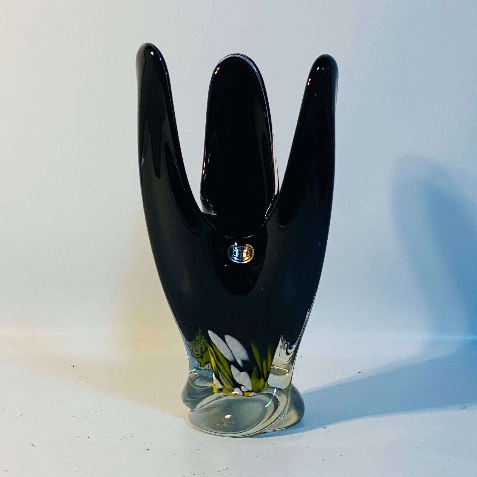 マルティグラス 水盤 黒三弁 花器 花瓶 華道 花道 お花 生け花 水器 花立 花入 送料込み フォロー割 クーポンご利用可能 お値引き交渉可能 一点限り