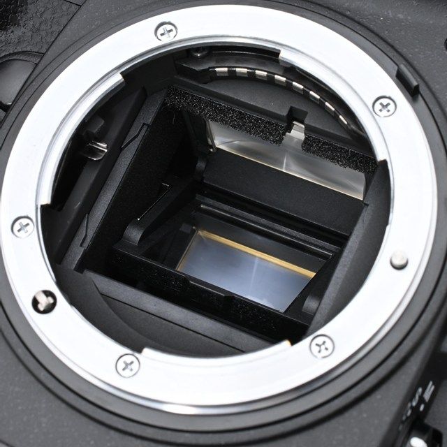 ＜美品＞Nikon D200 ボディ｜シャッター数2,517枚｜名機デジタル一眼 良品＞Nikon D200 ボディ｜シャッター数16,000枚｜付属品完備｜堅牢