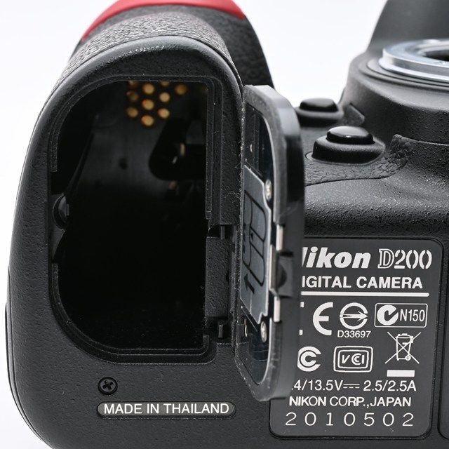 美品＞ Nikon D200 ボディ｜シャッター数2,517枚｜名機デジタル一眼
