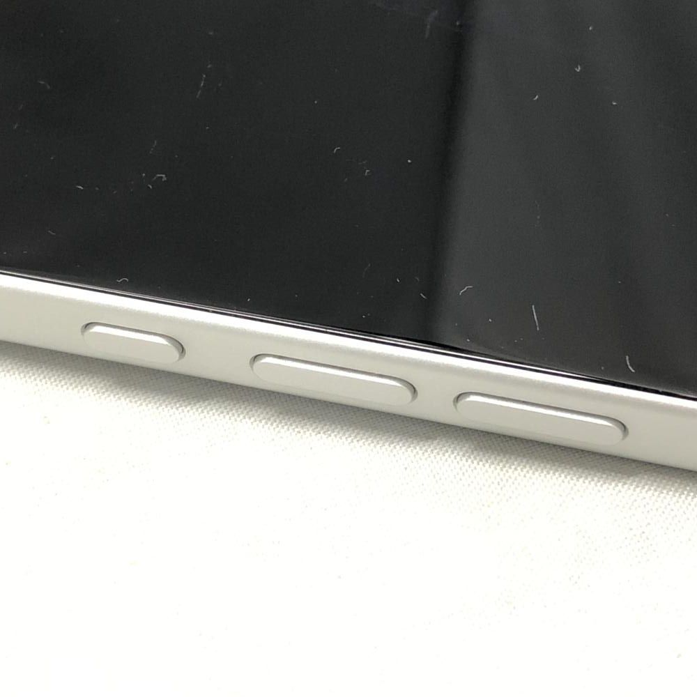 中古iPhone 16 128GB ホワイト SIMフリー 画面傷あり - メルカリ