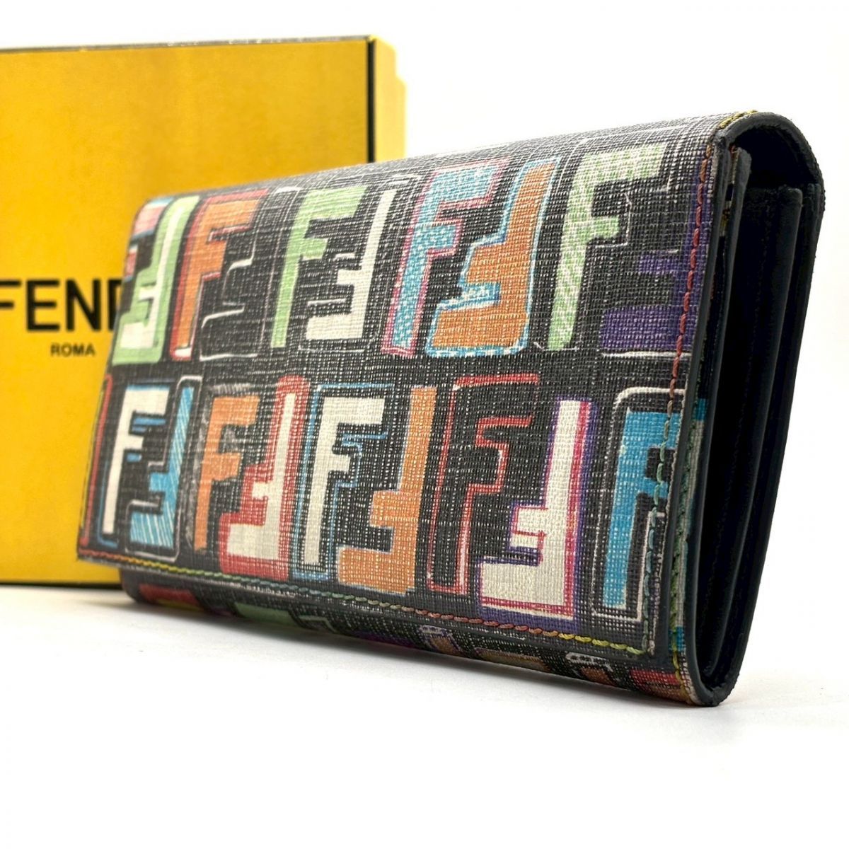 静かに映える】 FENDI マルチカラーズッカ 長財布 二つ折り FFロゴ 総