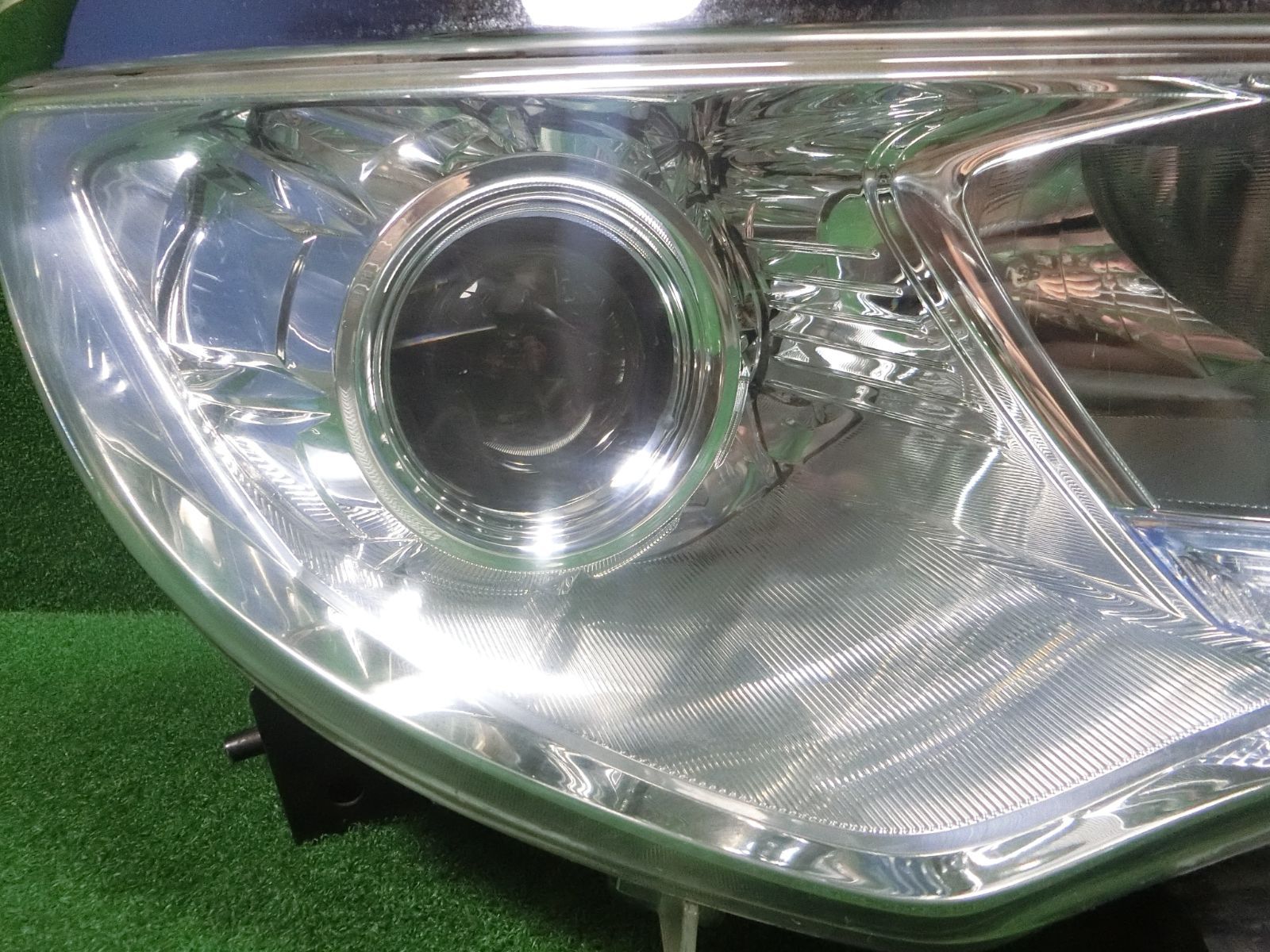 14971] 送料無料 日産 セレナ HFC26 後期 右 ヘッドライト KOITO 100