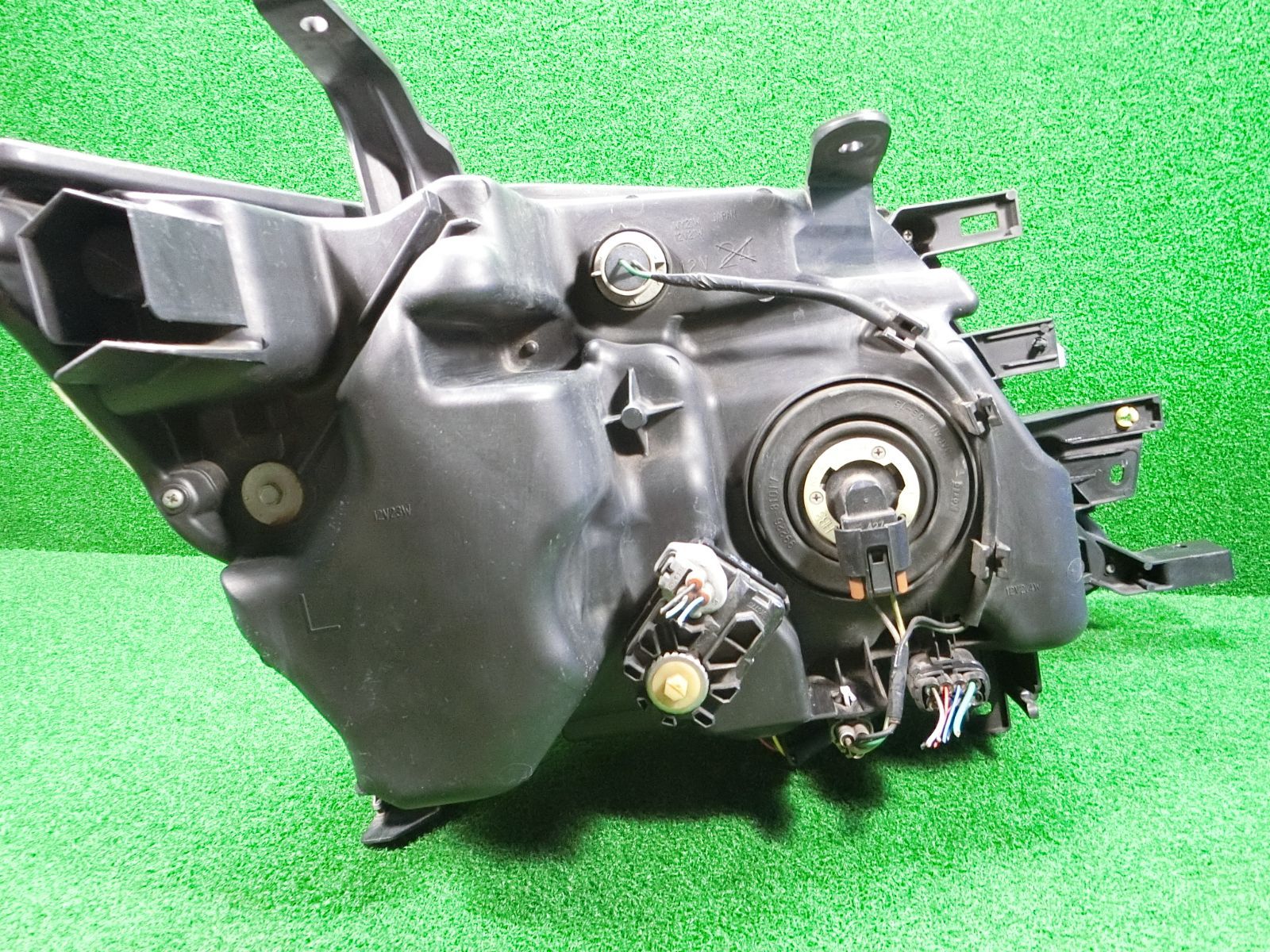 14972] 送料無料 日産 セレナ HFC26 後期 左 ヘッドライト KOITO 100