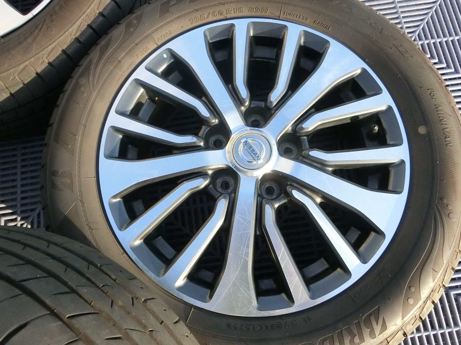日産純正 セレナ C26 アルミホイール1本 R16 セレナ c26（リム径 