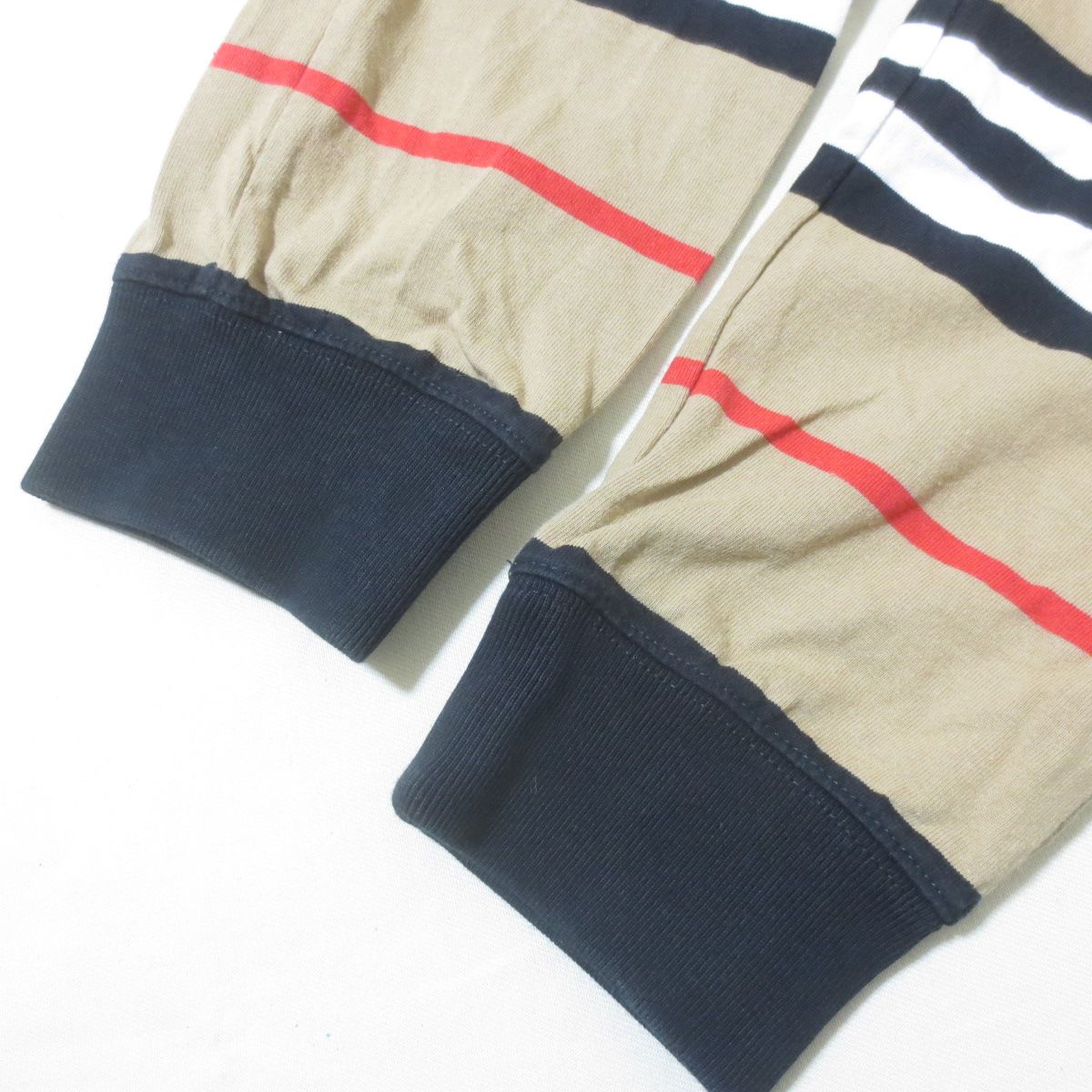 バーバリー　ボーダー　スウェットパンツ　長ズボン BM181 BURBERRY バーバリー ベージュ ボーダー スウェット パンツ 8Y