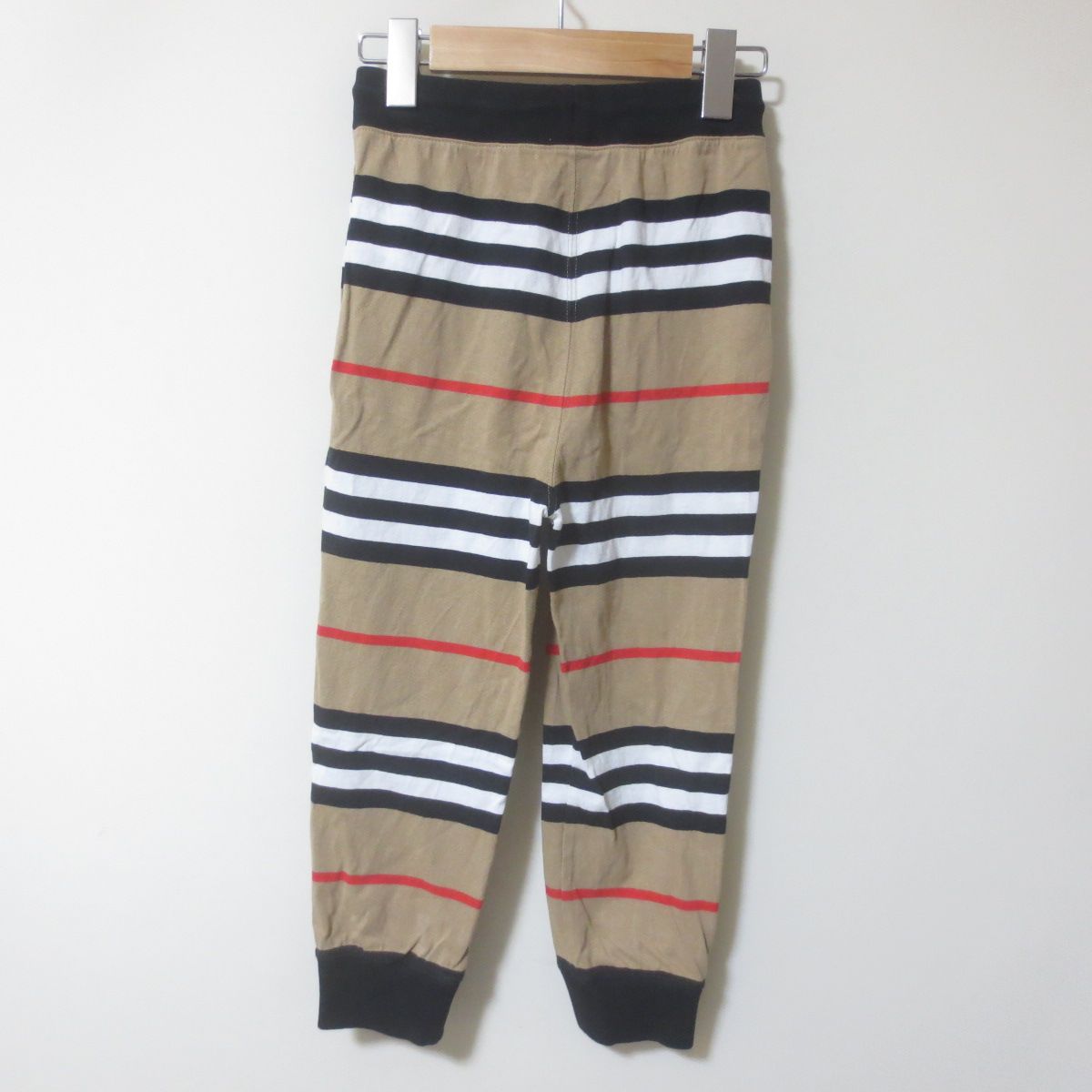 バーバリー　ボーダー　スウェットパンツ　長ズボン BM181 BURBERRY バーバリー ベージュ ボーダー スウェット パンツ 8Y
