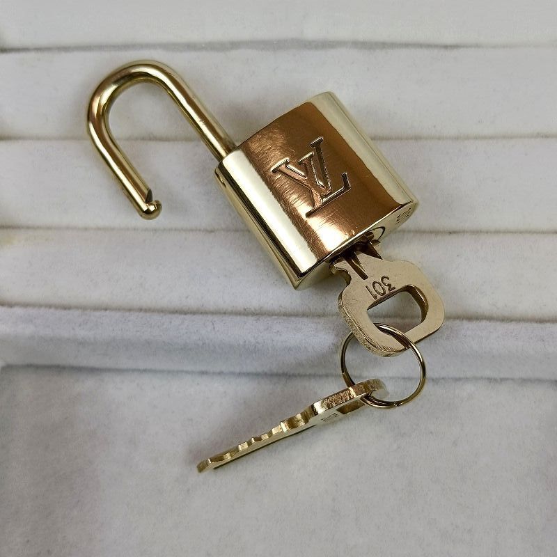LOUIS VUITTON ルイヴィトン パドロック 南京錠 カデナ 鍵 ゴールド No