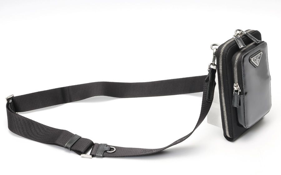 プラダ / PRADA　Re-Nylon スマートフォンケース / フォンホルダー / ショルダーポーチ　2ZT060　レザー/ナイロン　ブラック 【中古】 プラダ / PRADA Re-Nylon スマートフォンケース / フォンホルダー
