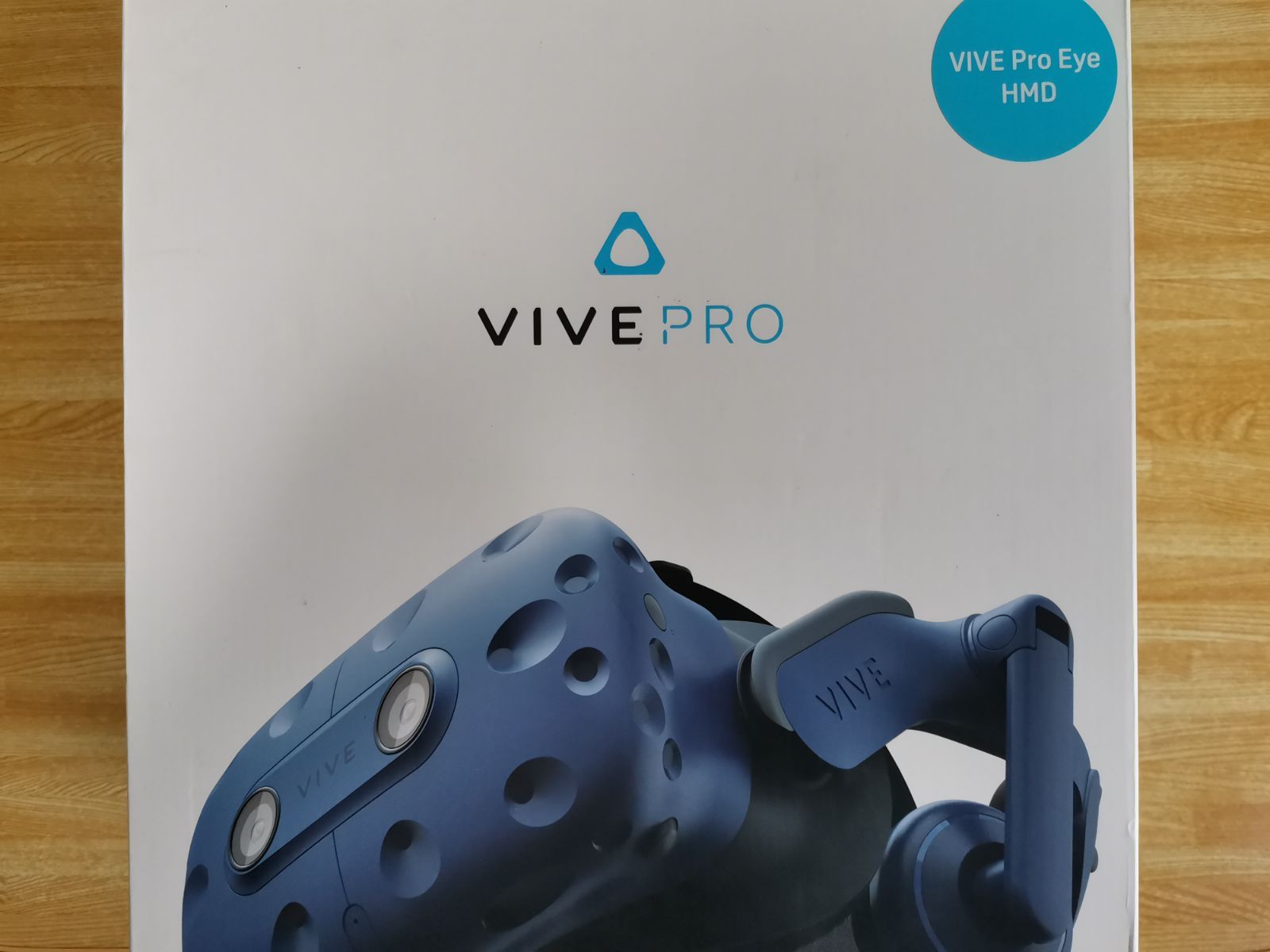 未使用 HTC VIVE Pro Eye HMD ヘッドマウントディスプレイ 単体 外箱 