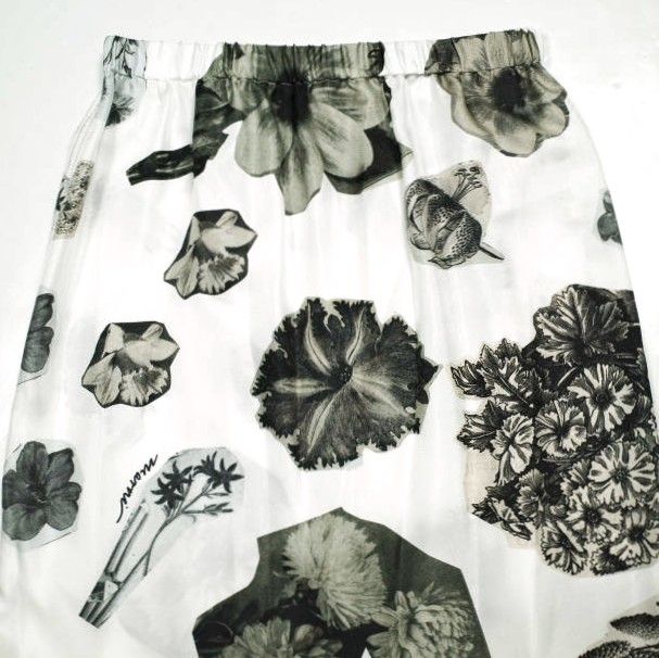 MARNI マルニ 24SS イタリア製 NOCTURNAL PRINT SKIRT フローラルプリント シルクスカート GOMA0107A0 UTSG18 36 BLACK/WHITE(REN99) 定価129,800円 ボトムス【新古品】【中古】【MARNI】 新品 MARNI マルニ 24SS イタリア製 NOCTURNAL PRINT SKIRT フローラル