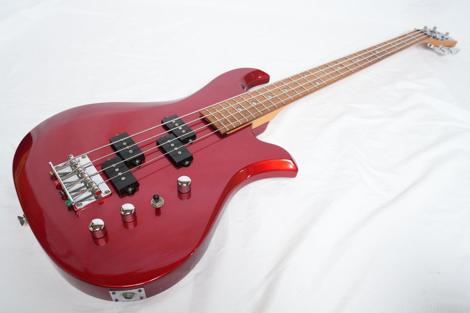 ☆B.C.Rich EAGLE BASS メタリックレッドカラー 2000年代 状態良好