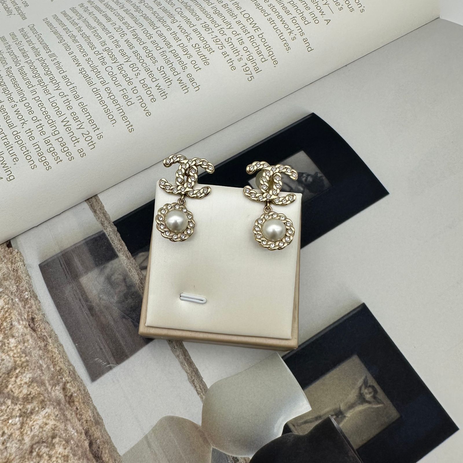 CHANEL (シャネル)ココマーク ラインストーン パール イヤリング CHANEL (シャネル)ココマーク ラインストーン パール イヤリング