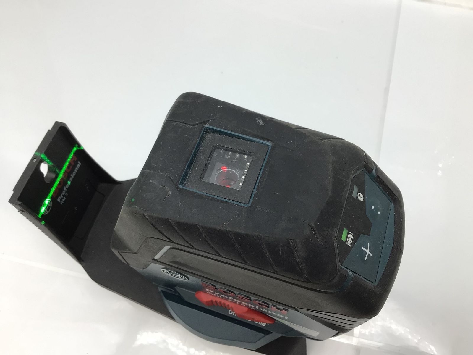 中古品】BOSCH/ボッシュ GCL2-15G レーザー墨出し器 [IT_HB0A1][知立 