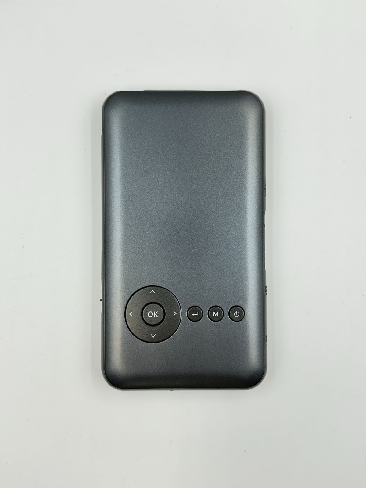 ジャンク品】カベーニ KABENI スマホ型プロジェクター ブラック - メルカリ