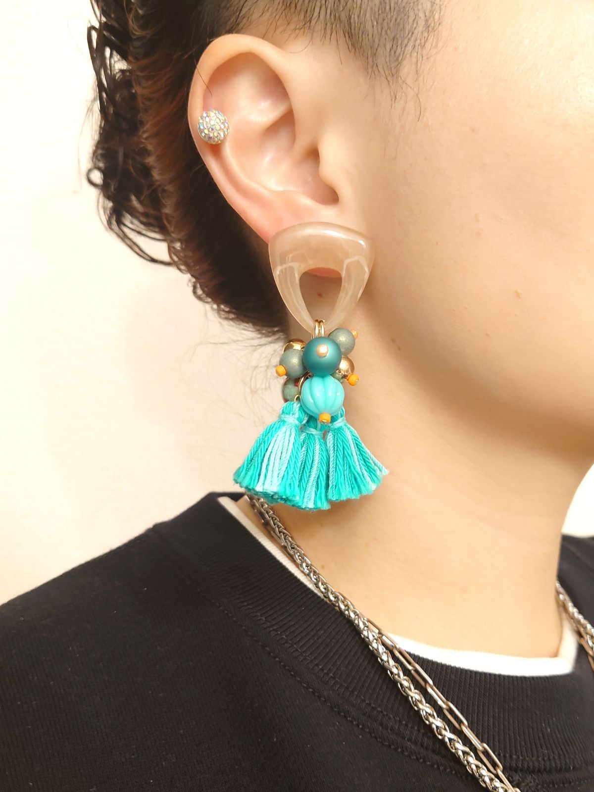 ☆1セット限定 ＼個性的／タッセルピアス ピンクベージュ エメラルド 