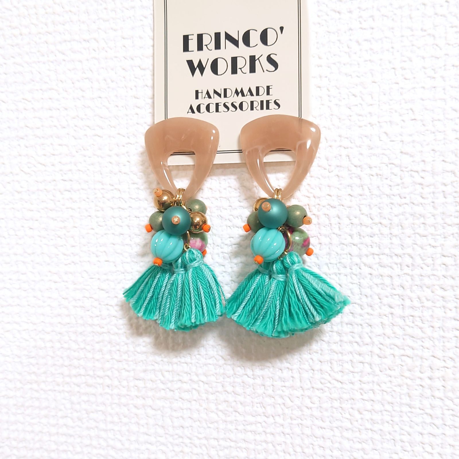 ☆1セット限定 ＼個性的／タッセルピアス ピンクベージュ エメラルド