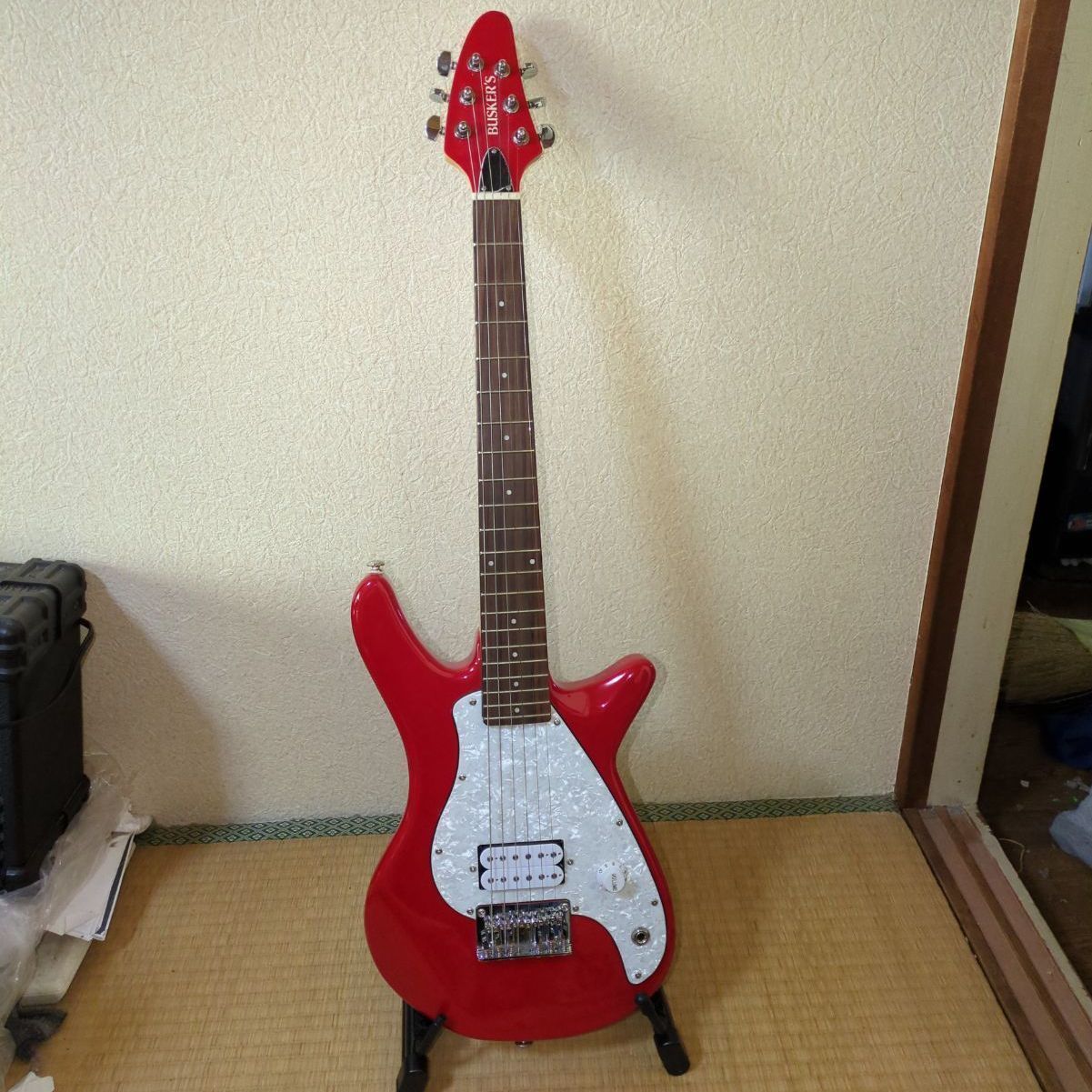 BUSKER'S エレキベース レッド 楽器・機材 BUSKER'S エレキベース レッド ケース付き