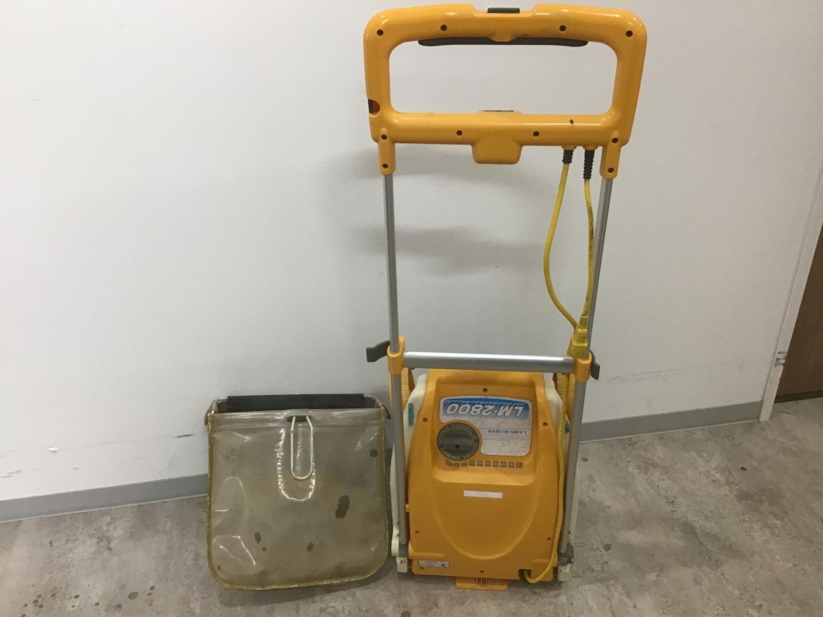送料無料！【中古動作品】△リョービ RYOBI 芝刈機 LM-2800 汚れ錆多め 