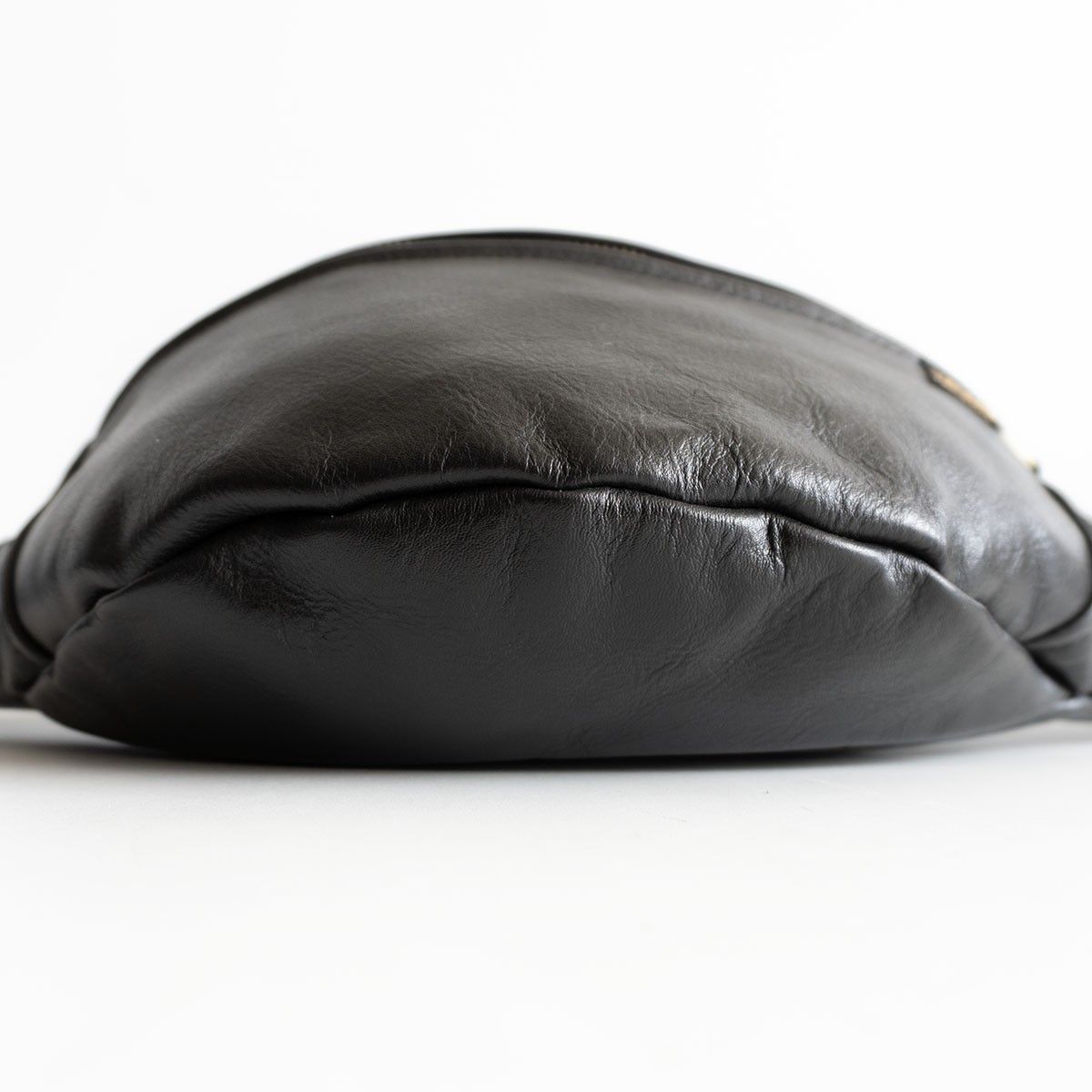 【美品】VANSON【ファニーバッグ】レザー ボディバッグ バンソン 26040279 美品】VANSON【ファニーバッグ】レザー ボディバッグ バンソン