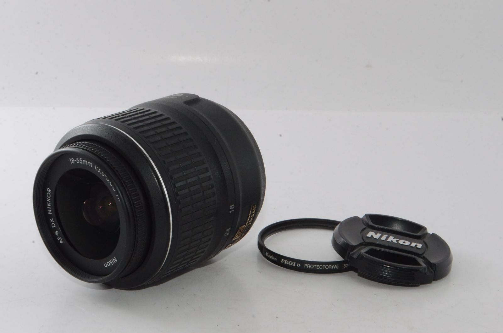 中古】【外観特上級】Nikon 標準ズームレンズ AF-S DX NIKKOR 18-55mm 
