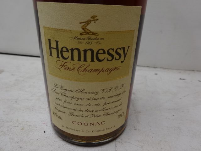 Hennessy V.S.O.P 700ml 40% 未開封 ヘネシー VSOP フィーヌシャンパーニュ 40% 700ml 箱なし ブランデー
