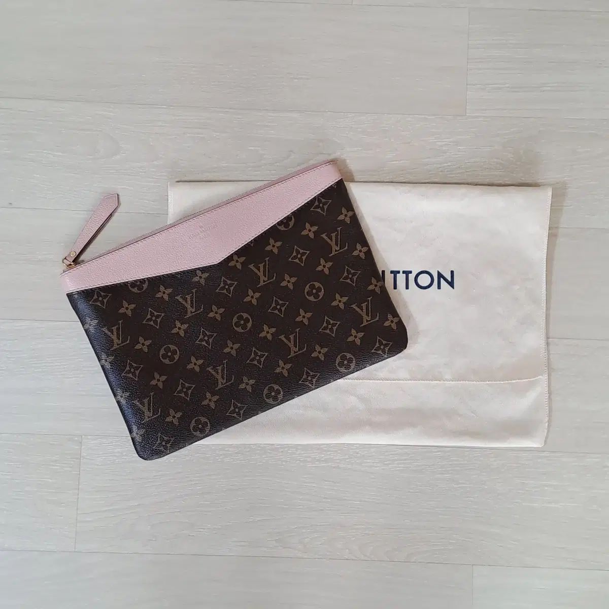 100%/正規品 Louis Vuitton ルイヴィトン デイリー ローズ パウダー 