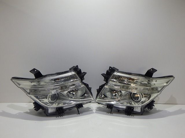 エルグランド 右ヘッドライト HID E52 PNE52 前期 100-23008 X2