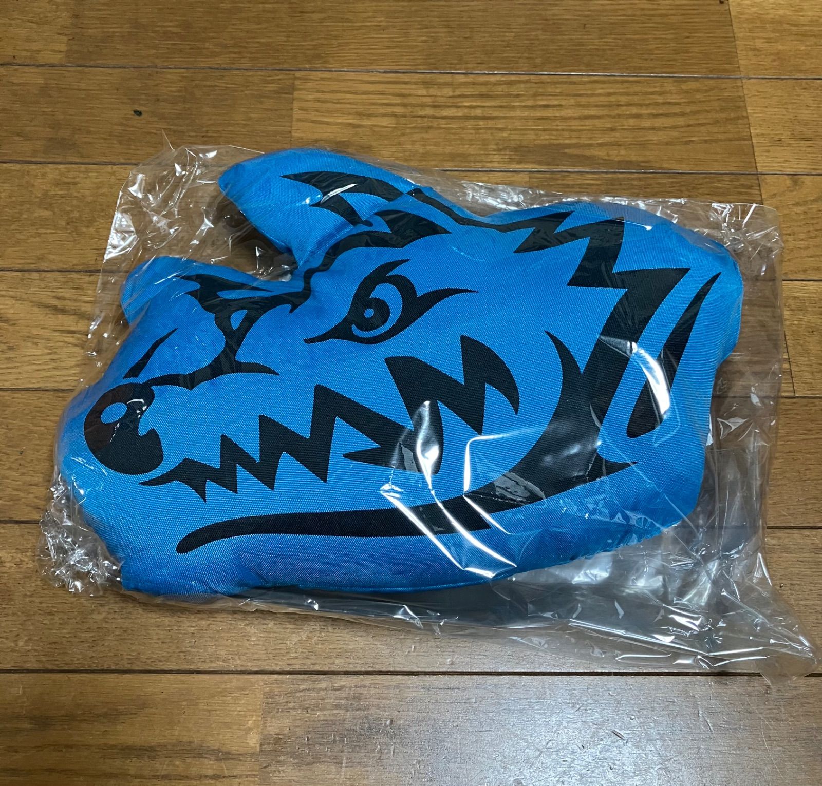新品】 MAN WITH A MISSION マンウィズアミッション クッション 青