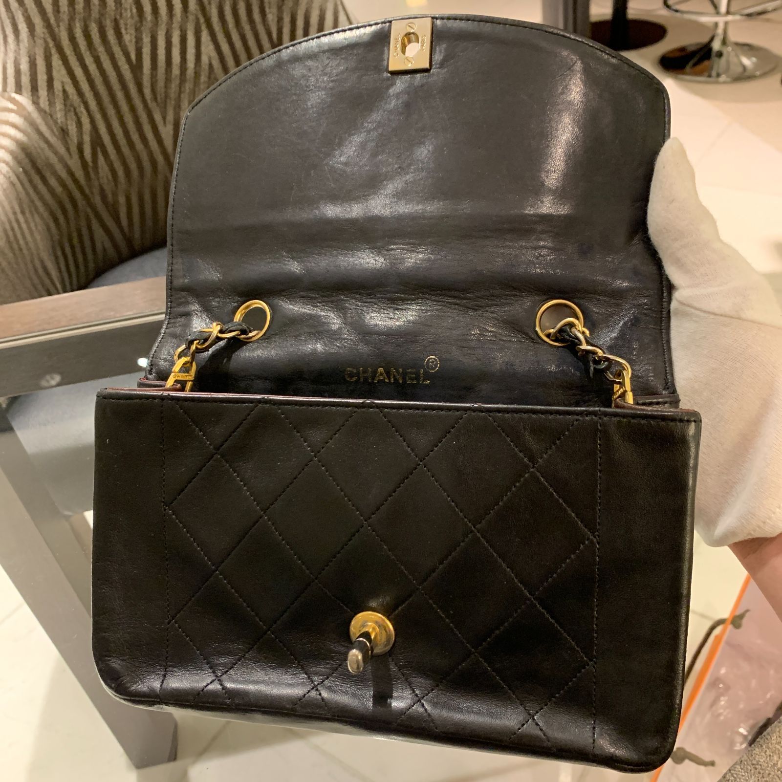 シャネル CHANEL ダイアナフラップ マトラッセ ターンロック チェーンダイアナ ショルダーバッグ シャネル CHANEL ダイアナフラップ マトラッセ ターンロック チェーン