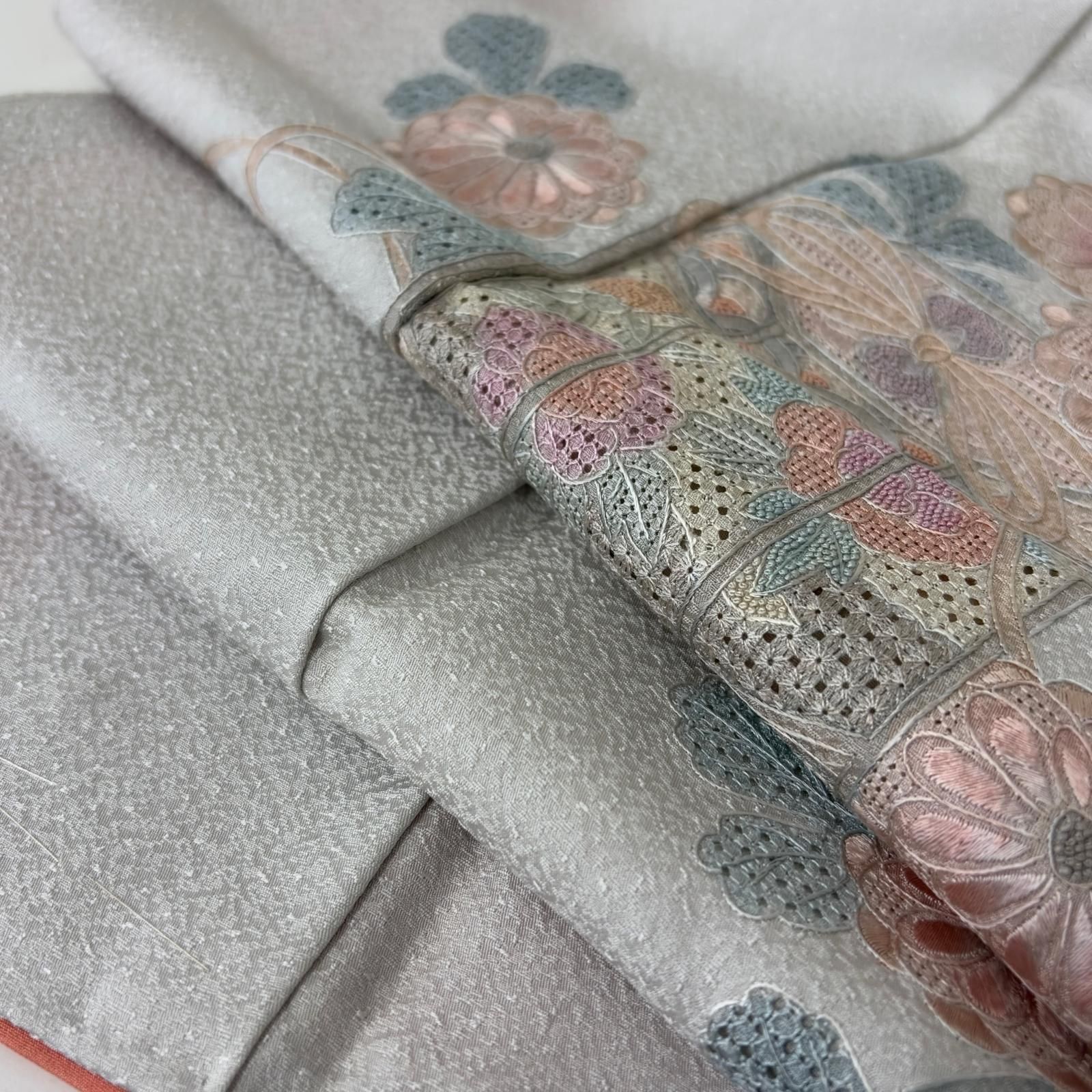 汕頭刺繍 付け下げ 正絹 紋なし しつけ糸 素敵な花 袷 着物 MK-6645