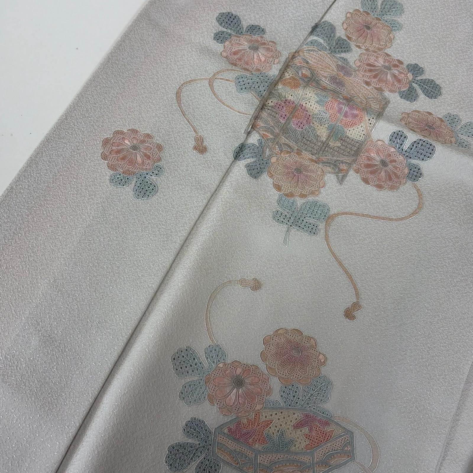 汕頭刺繍 付け下げ 正絹 紋なし しつけ糸 素敵な花 袷 着物 MK-6645