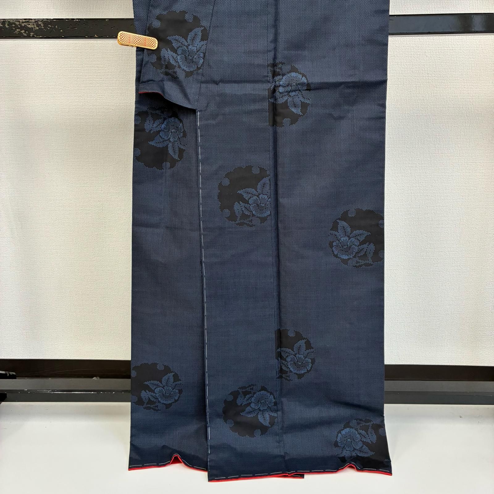 ☆ももちゃん様々な専用☆しつけ糸付き 正絹 大島紬 焦茶色 市松文 正絹 袷 楽天市場】【新古品】 本場大島紬 着物 未使用 正絹 大島紬 窪田織物