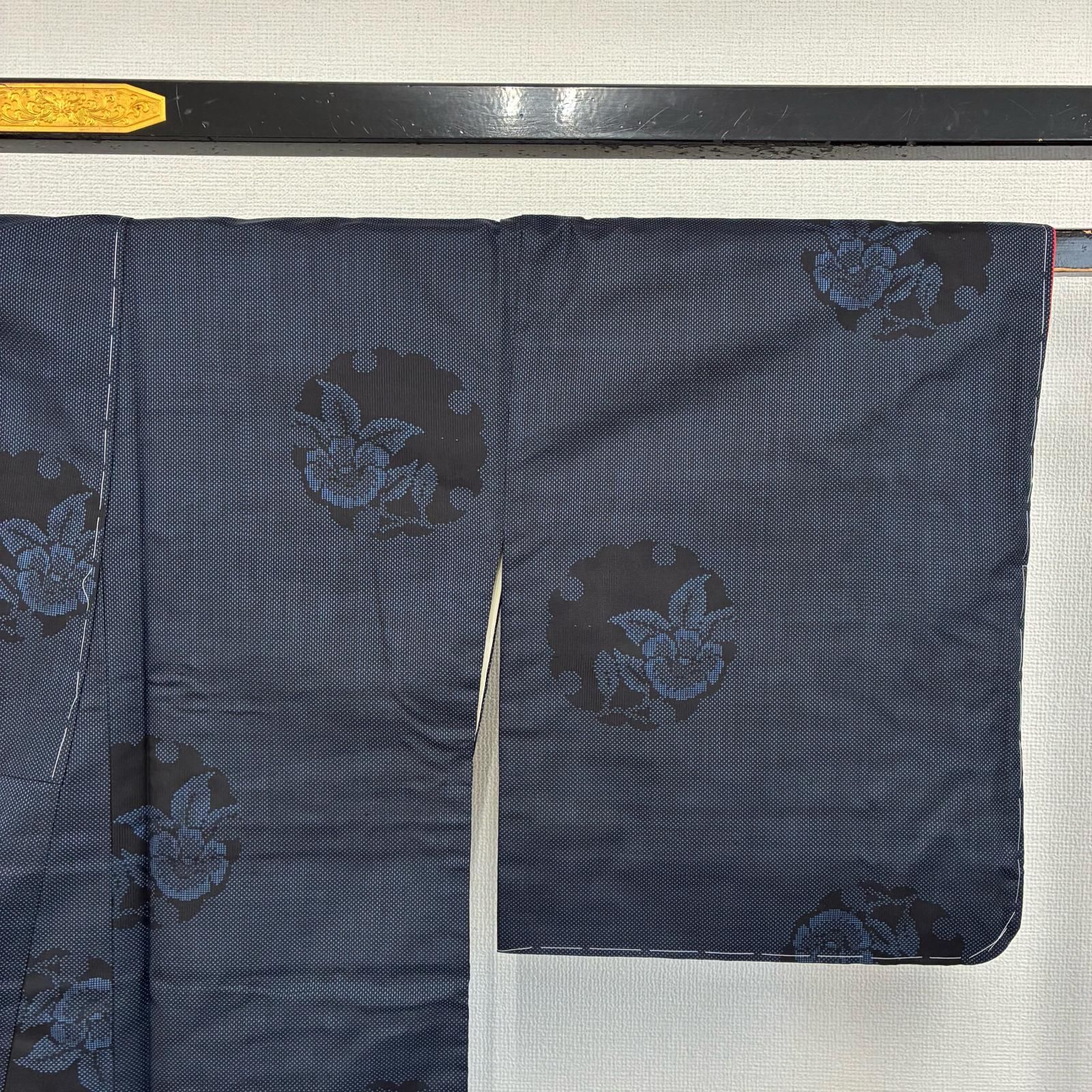 ☆ももちゃん様々な専用☆しつけ糸付き 正絹 大島紬 焦茶色 市松文 正絹 袷 本場大島紬 正絹 泥藍染め しつけ糸 雪輪 花草絣 袷 着物 MK-6391