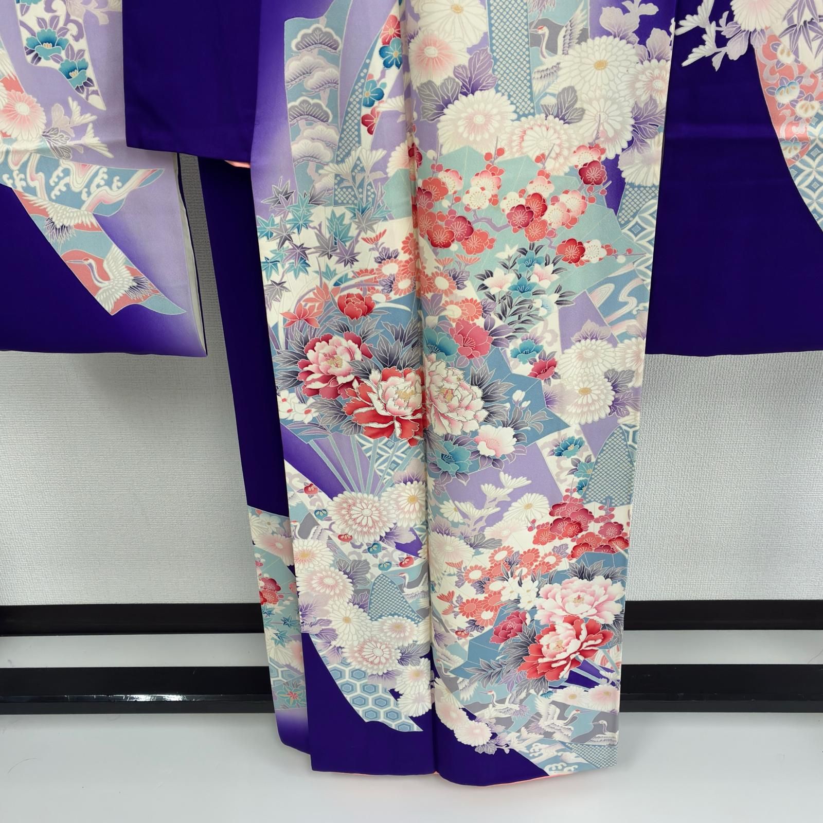振袖 駒刺繍 華やかな染め 正絹 着物 MK-6401 - メルカリ