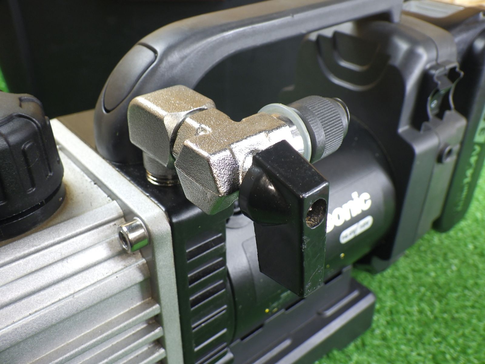 パナソニック 14.4V 18V 真空ポンプ EZ46A3 バッテリー1個とケースは 