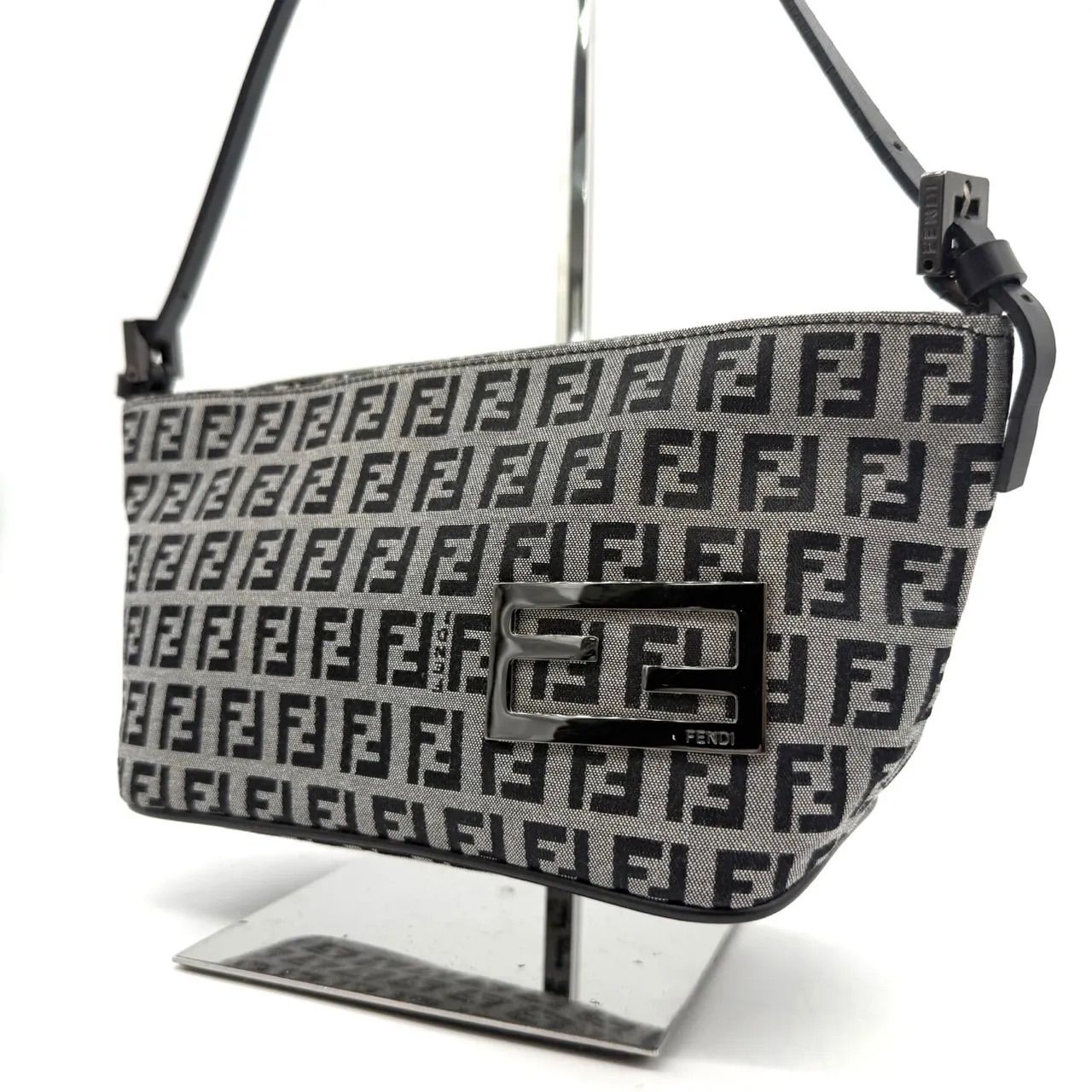 フェンディ FENDI ハンドバッグ 26723 ズッカ ロゴ FENDI ハンドバッグ 