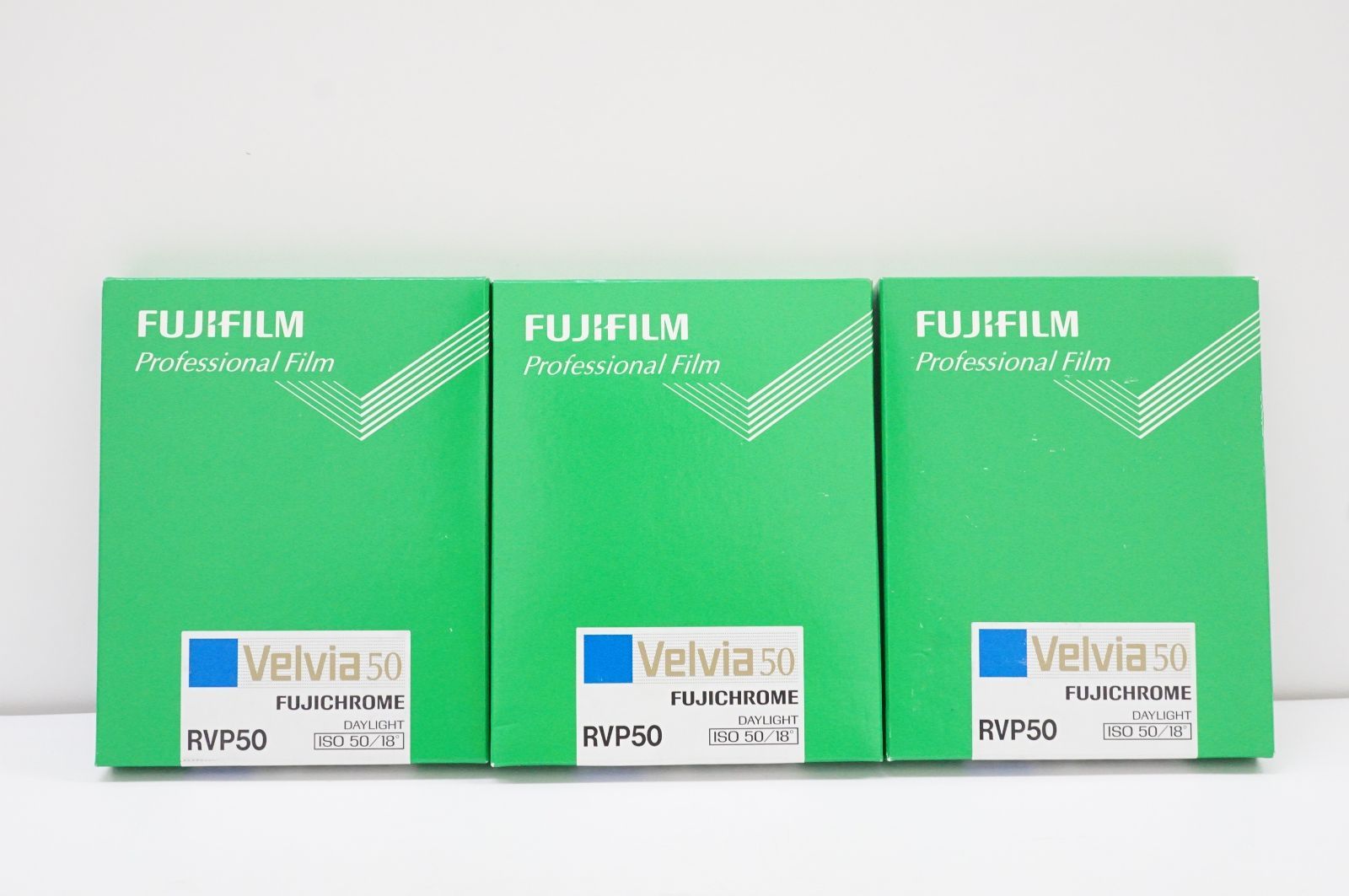 C261603)新品未開封　FUJIFILM Velvia RVP 50 4×5 フィルム　20枚入り　3箱　期限切れ