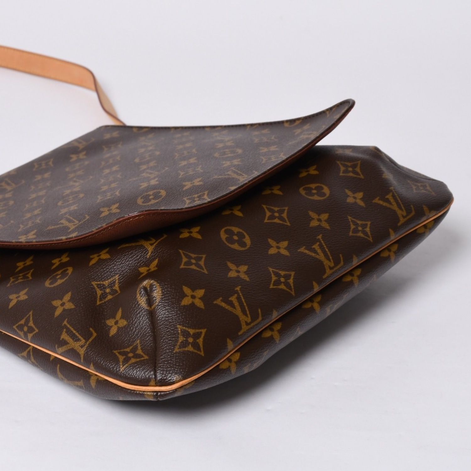 LOUIS VUITTON ルイヴィトン モノグラム ミュゼットサルサ ショルダー 