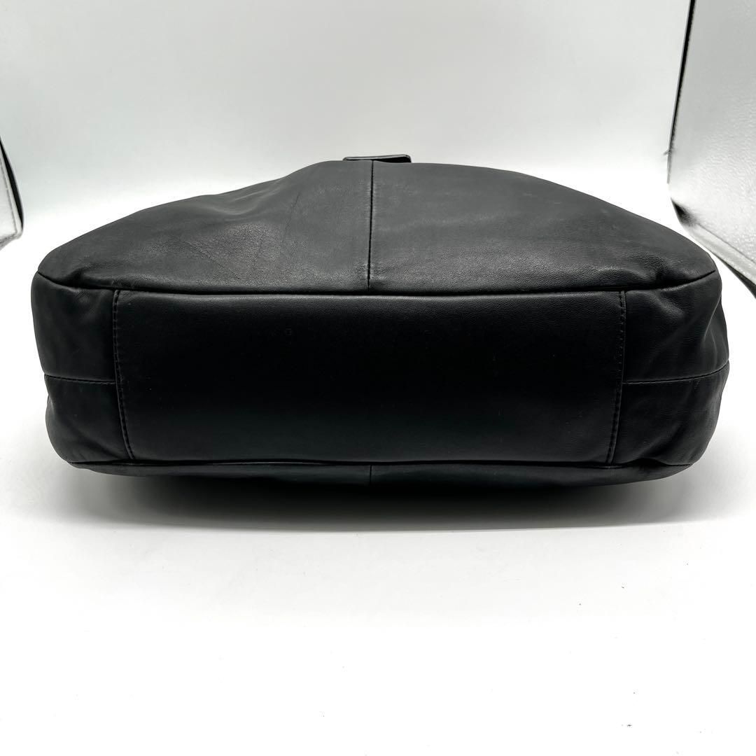 Coach Soho Leather Hobo Bag Black 2580 - メルカリ