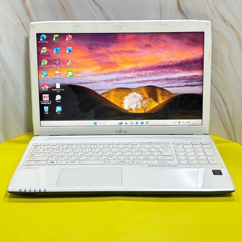 Corei7✨️富士通/SSD/Win11/オフィス付き白ノートパソコン/DVD 大人気❣️Corei7搭載✨️富士通ノートパソコン！SSD✨️カメラ付き