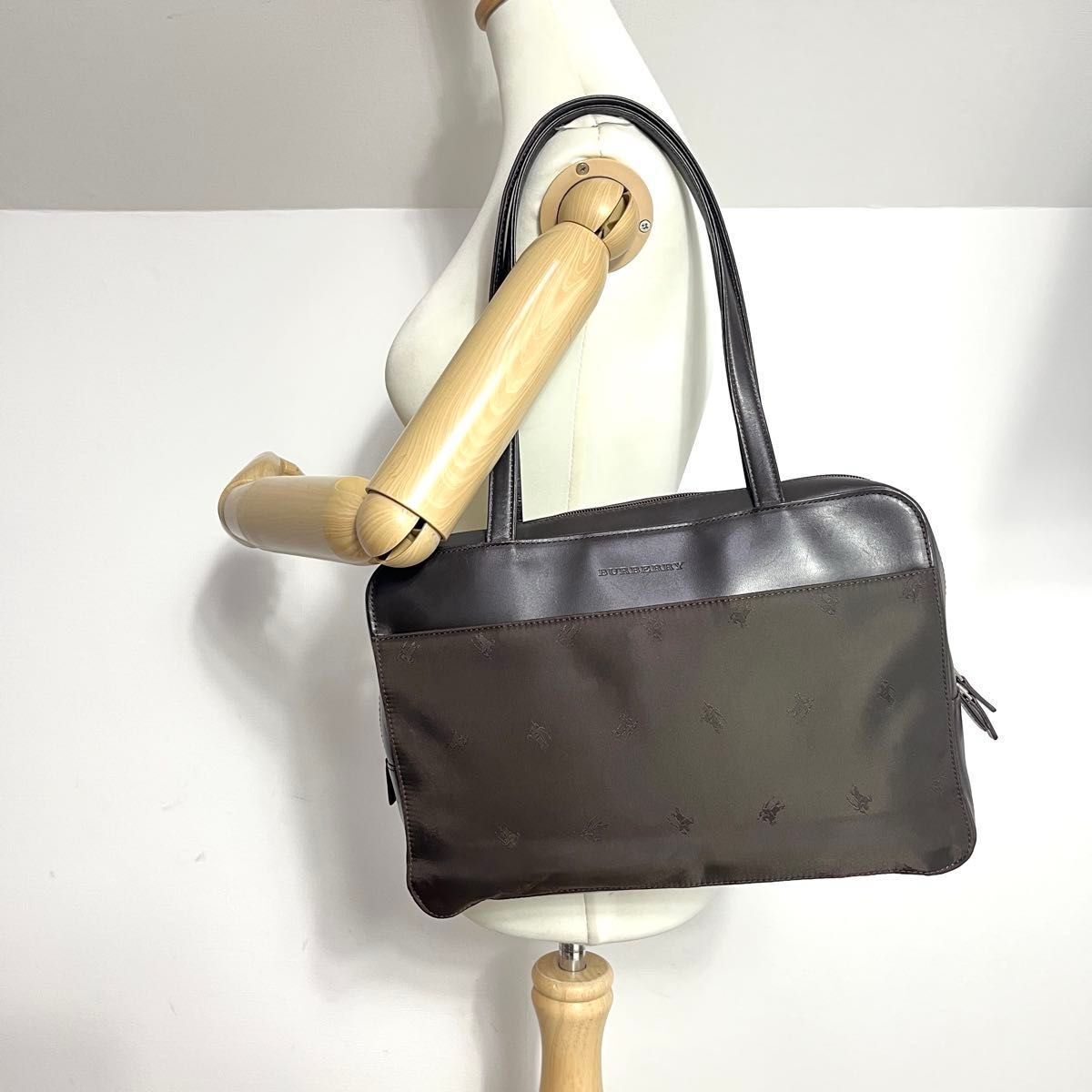 美品 BURBERRY LONDON バーバリー ロンドン ホースロゴ型押し トート 