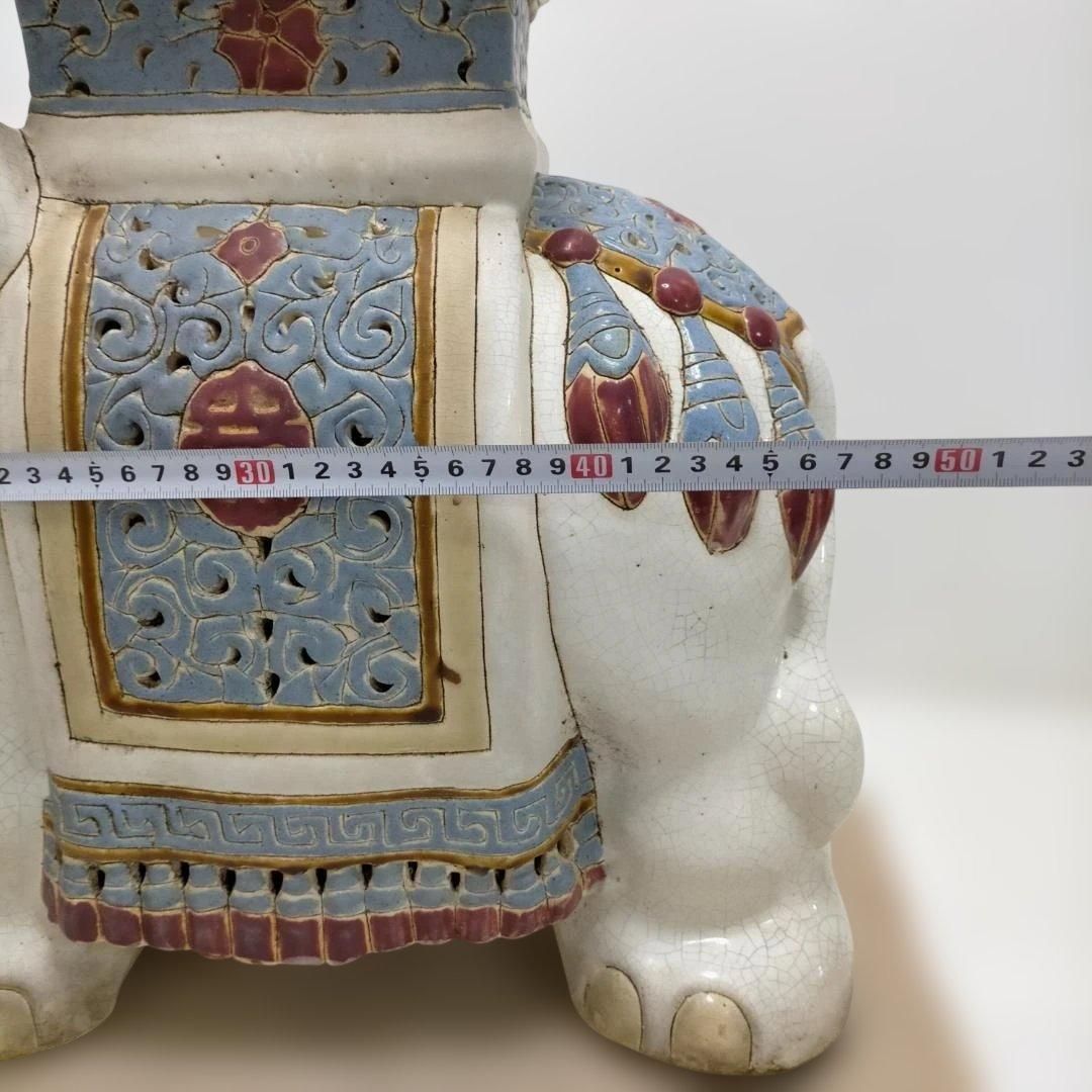 象モチーフの大型陶器オブジェ 花台や飾り台としても使用可能 透かし